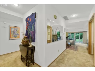 Photo #5: 23596862 Listing