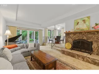 Photo #6: 23596862 Listing