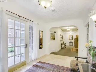 Photo #3: 23596910 Listing