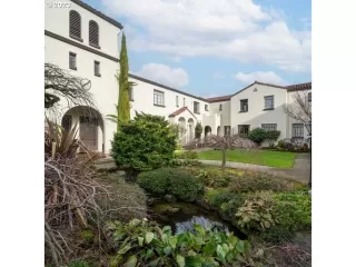 Photo #2: 23597506 Listing