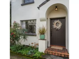 Photo #4: 23597506 Listing