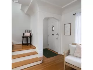 Photo #5: 23597506 Listing