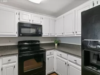 Photo #1: 23598504 Listing 