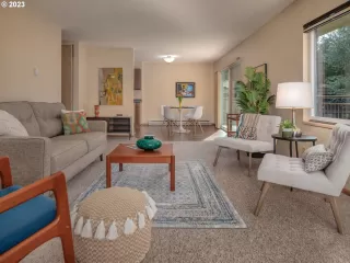 Photo #2: 23598616 Listing