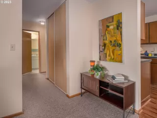 Photo #6: 23598616 Listing