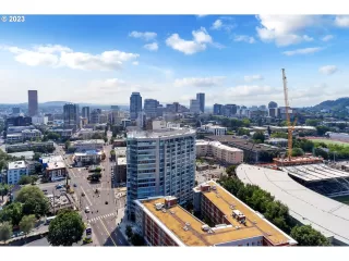 Photo #6: 23599770 Listing