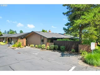 More Details about MLS # 23600402 : 2 CONDOLEA DR