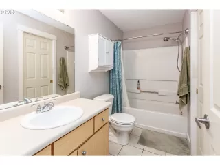 Photo #4: 23601174 Listing