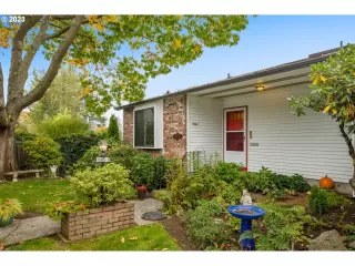 Click for more information on MLS # 23601238 : 336 SE 50TH AVE C1 More Details about MLS # 23601238 : 336 SE 50TH AVE C1