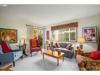 Photo #4: 23601238 Listing