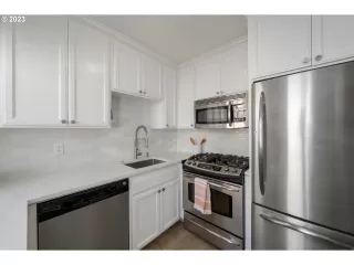 Photo #1: 23602179 Listing