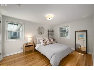 Photo #5: 23602179 Listing