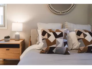 Photo #6: 23602179 Listing