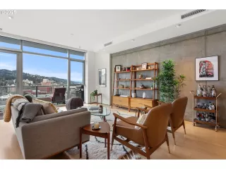 Photo #2: 236032734 Listing 