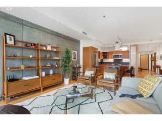 Photo #3: 236032734 Listing 