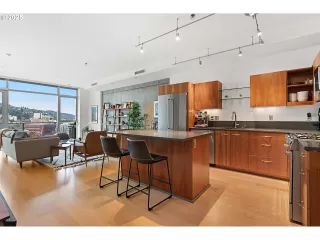 Photo #4: 236032734 Listing 