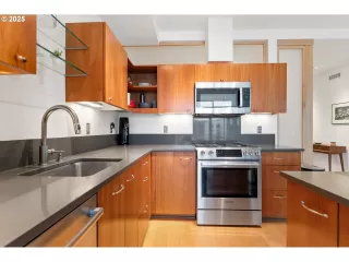 Photo #6: 236032734 Listing 