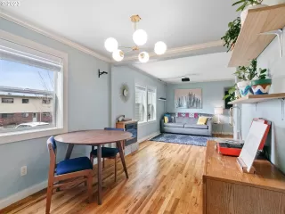 Photo #5: 23603600 Listing