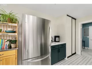 Photo #6: 23605327 Listing 