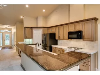 Photo #3: 23605570 Listing