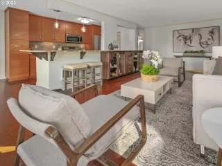 Photo #5: 23607544 Listing