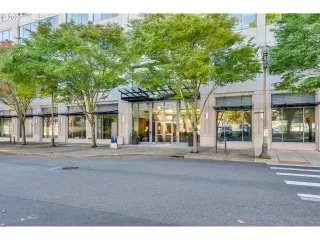 Photo #5: 23607636 Listing 