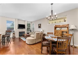 Photo #4: 23609338 Listing 