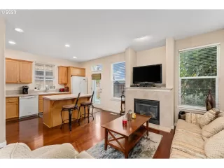 Photo #6: 23609338 Listing 