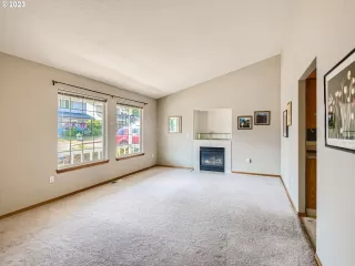 Photo #2: 23609402 Listing