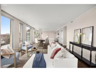 Photo #3: 23609706 Listing