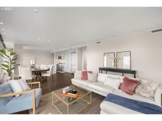 Photo #4: 23609706 Listing