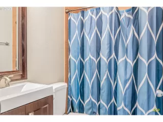 Photo #2: 23610271 Listing