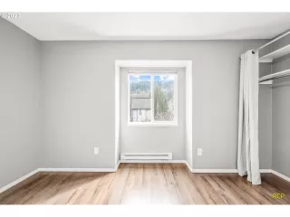 Photo #3: 23610271 Listing