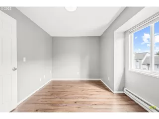 Photo #5: 23610271 Listing