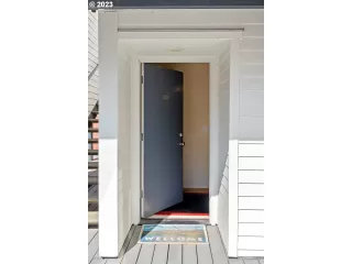 Photo #2: 23610496 Listing 