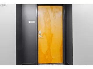 Photo #2: 23610839 Listing