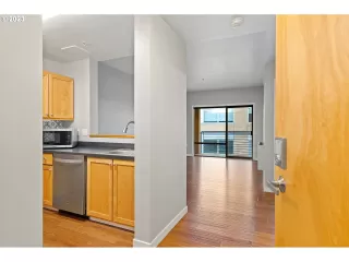 Photo #3: 23610839 Listing