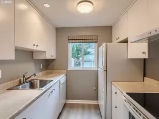 Photo #5: 23611248 Listing 