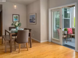 Photo #6: 23612286 Listing