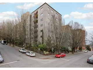 Photo #2: 23612422 Listing