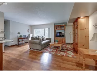 Photo #5: 23612422 Listing