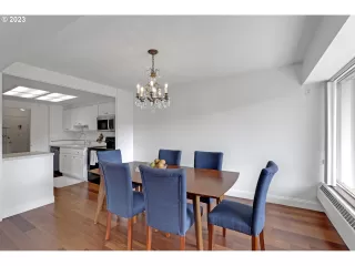 Photo #4: 23613404 Listing