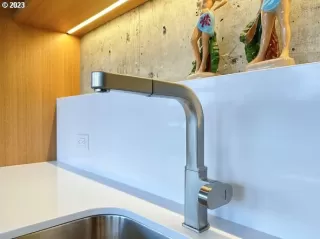 Photo #3: 23613764 Listing