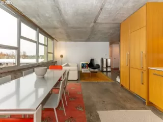 Photo #4: 23613764 Listing