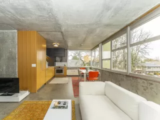 Photo #6: 23613764 Listing