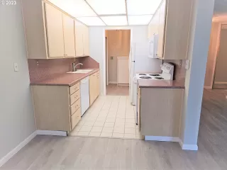 Photo #5: 23615716 Listing 