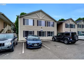 Photo #2: 23616145 Listing