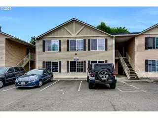 Photo #3: 23616145 Listing