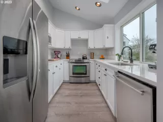 Photo #6: 23616181 Listing 