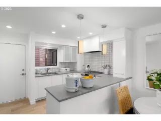 Photo #6: 23616240 Listing